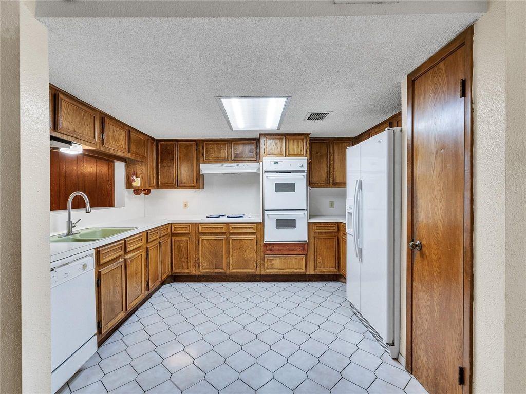 1320 Town Circle 1