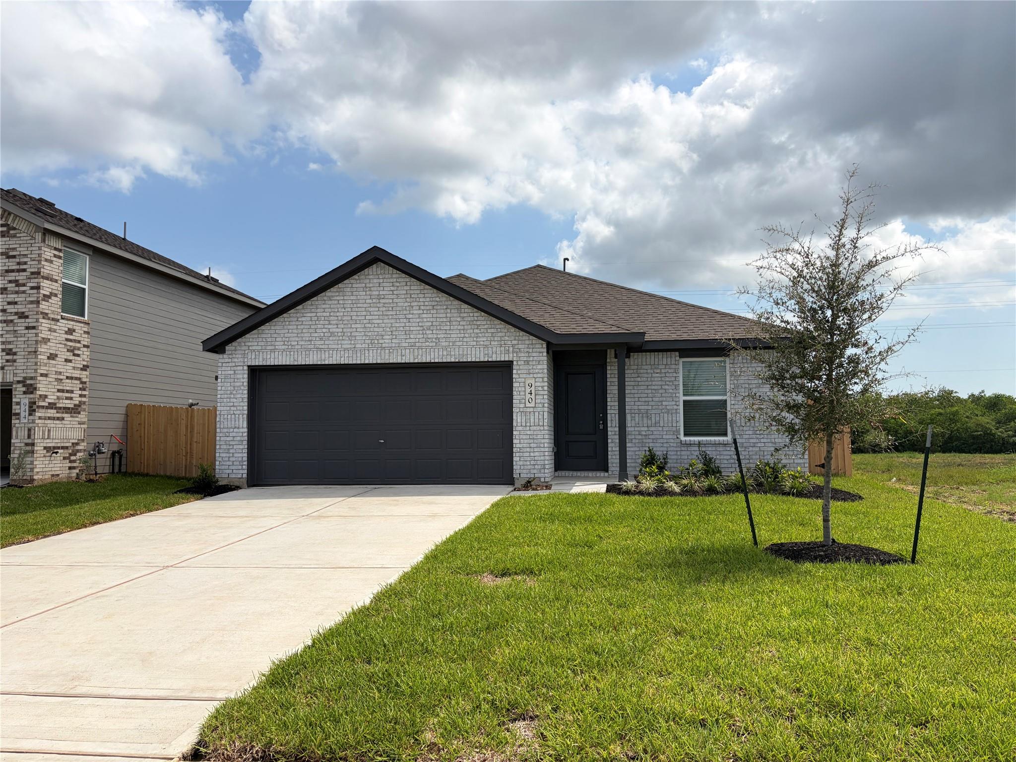 940 Woodhaven Lakes Drive