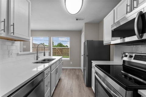 Photo of 128 Green Isle Avenue, Dickinson, TX 77539 (MLS # 16346826)