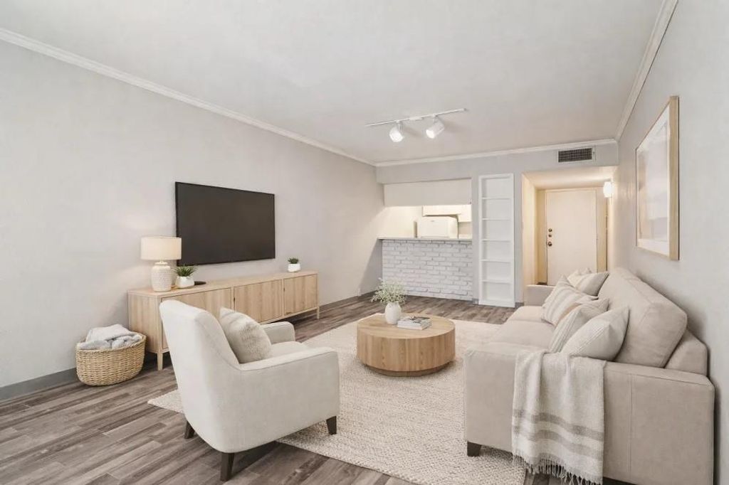 Photo of 2815 Greenridge Drive #3-019, North Houston, TX 77057 (MLS # 18425544)