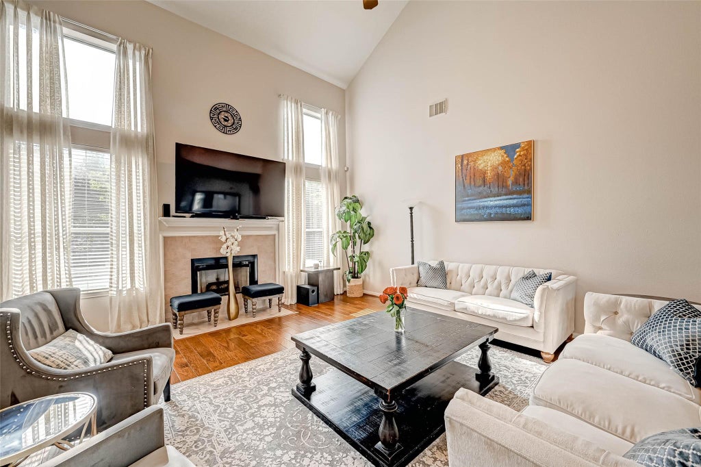 Photo of 2015 Holly Glade Lane, Sugar Land, TX 77498 (MLS # 18875891)