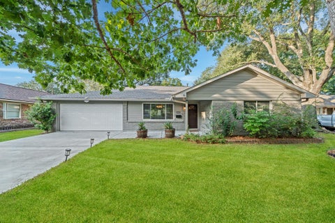 Photo of 5606 Warm Springs Road, Houston, TX 77035 (MLS # 76021606)