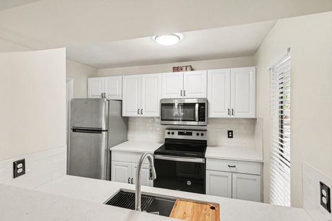 Condo For Sale - 3500 Tangle Brush Drive #83<br/> The Woodlands, TX 77381