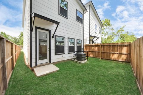 Tiny photo for 4012 Mckinley Street, Houston, TX 77051 (MLS # 79130601)