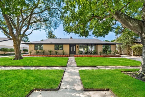 Photo of 5751 Jason Street, Houston, TX 77096 (MLS # 26193105)