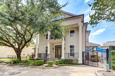Photo of 122 Vieux Carre Drive, Houston, TX 77009 (MLS # 13324036)
