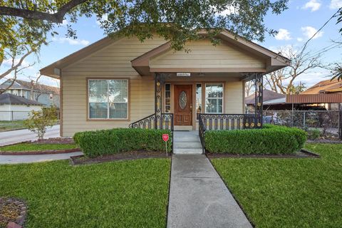 1615 Airline Drive Houston TX 77009