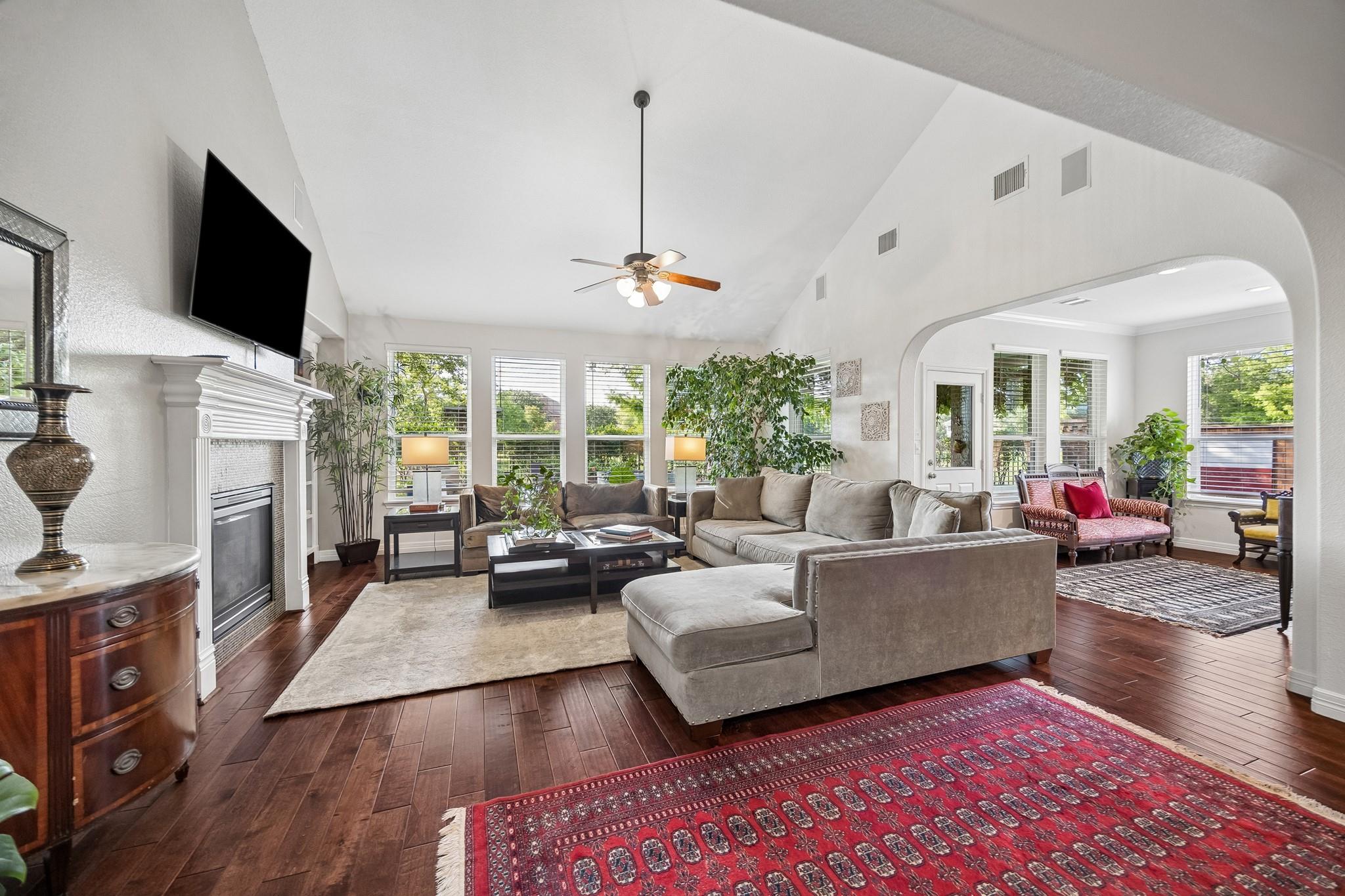 3102 London Lane