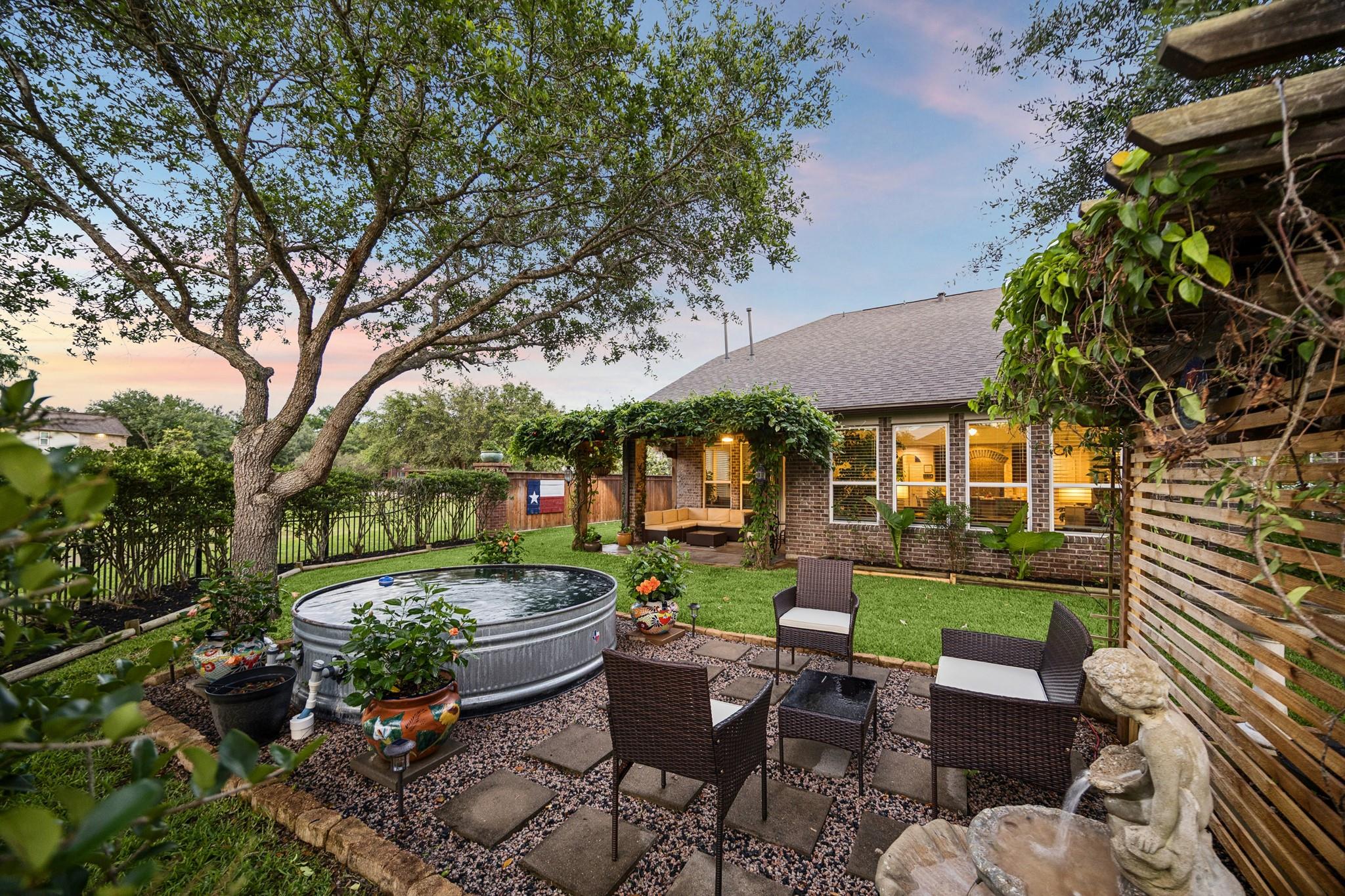 3102 London Lane