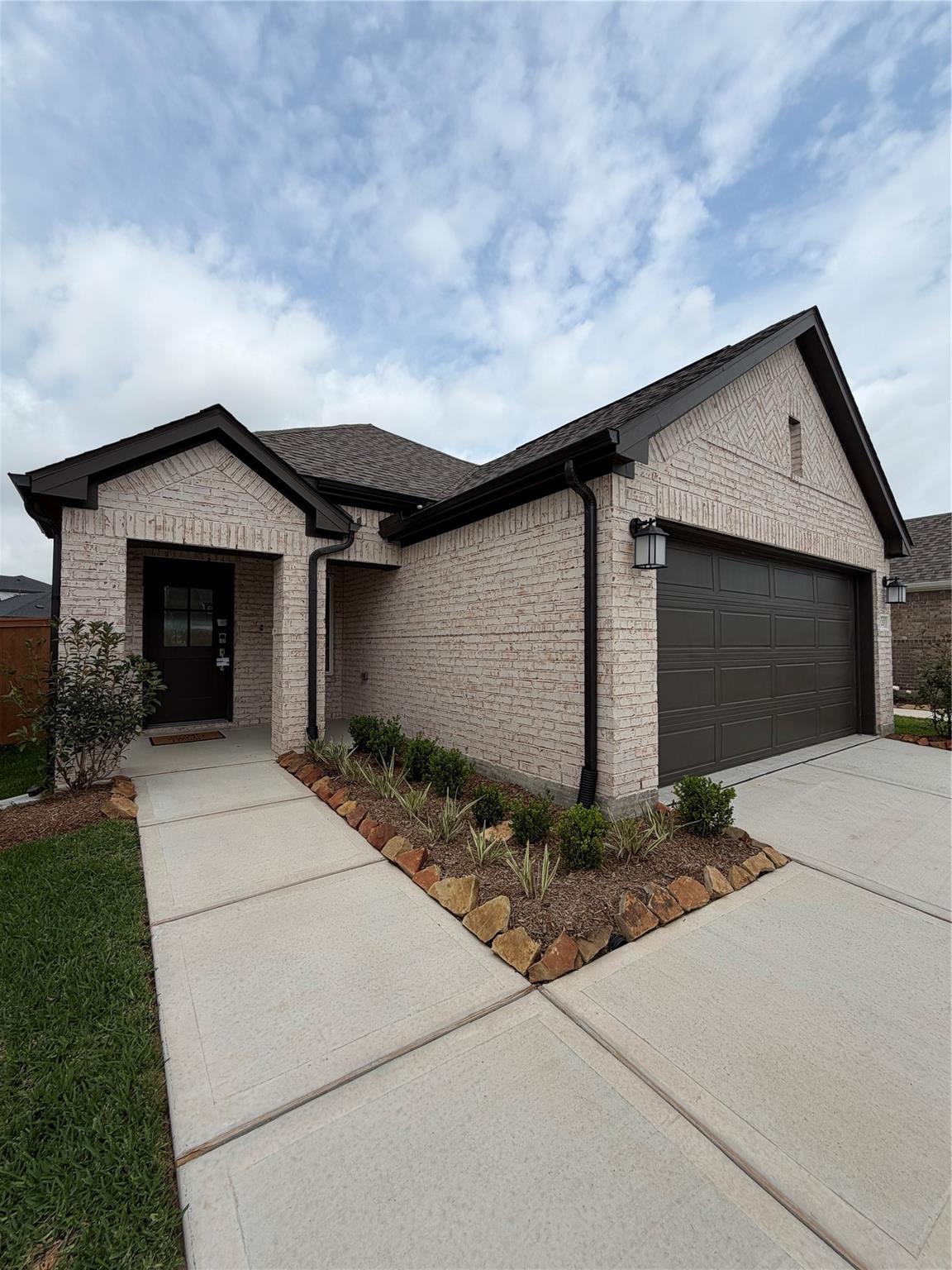 8123 Kay Harbor Drive