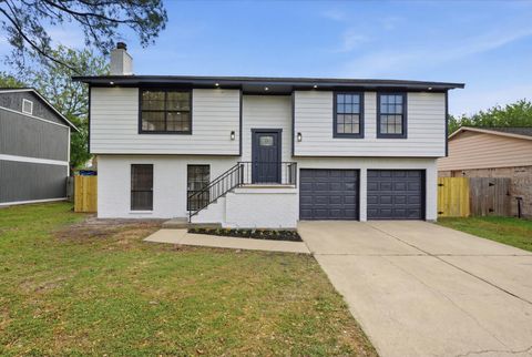 Photo of 11338 White Gate Lane, Houston, TX 77067 (MLS # 96777427)