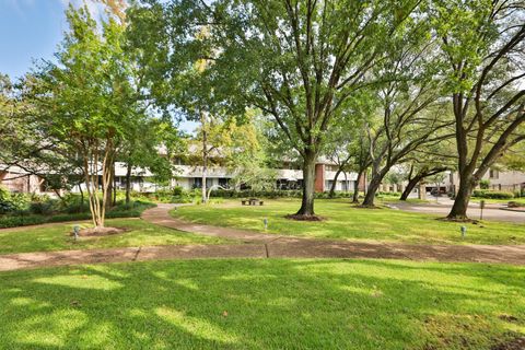 666 S Ripple Creek Drive A Houston TX 77057