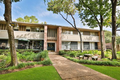Condo For Sale - 666 S Ripple Creek Drive #666<br/> Harris County, Houston, TX 77057