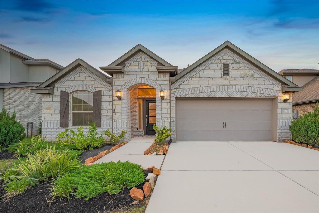 Photo of 918 Vidalia Onion Drive, Richmond, TX 77406 (MLS # 65768850)