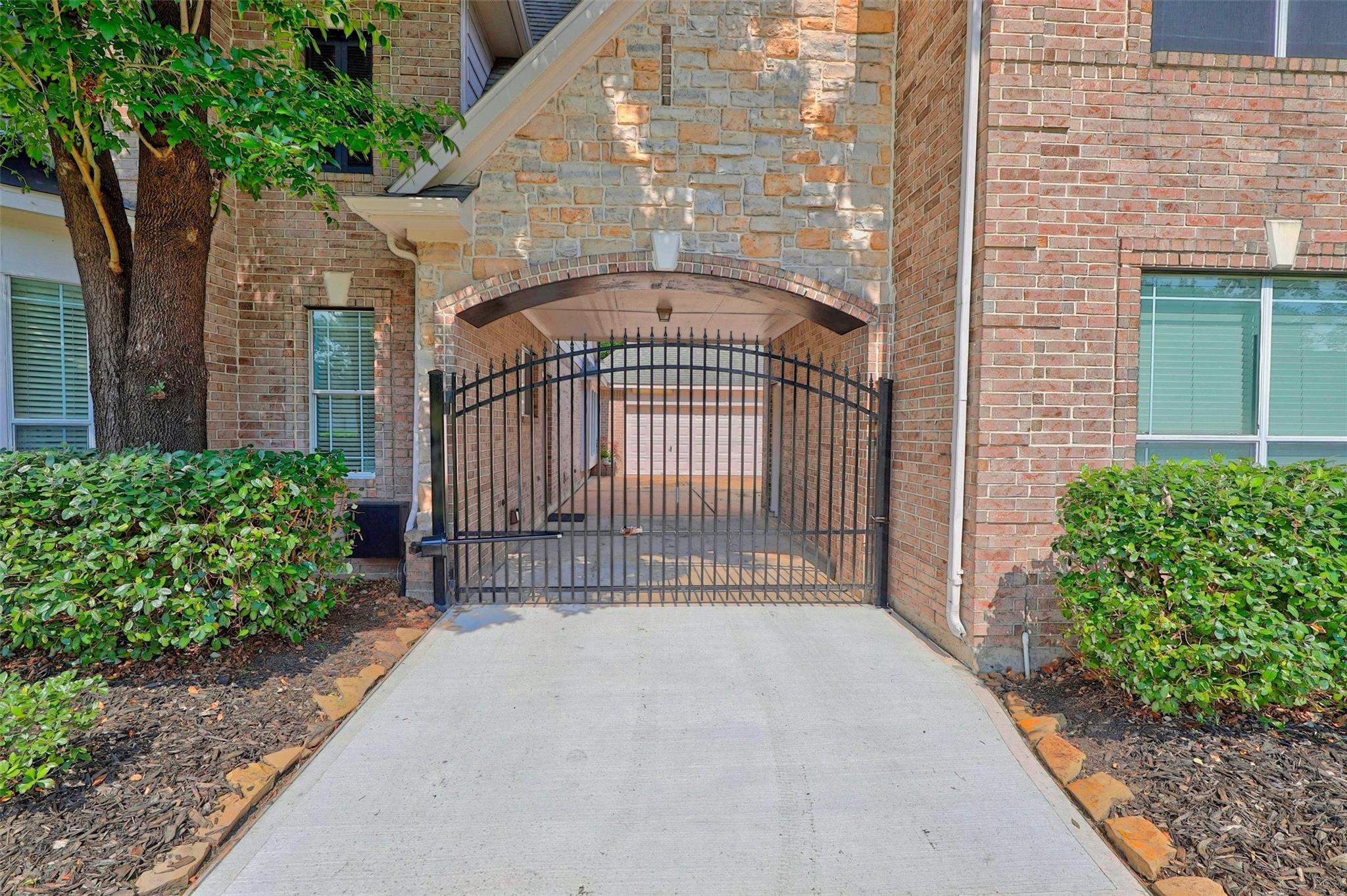 13726 Magnolia Manor Drive