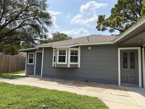 Photo of 4731 Bicentennial Court, Houston, TX 77066 (MLS # 85891912) Photo of 4731 Bicentennial Court, Houston, TX 77066 (MLS # 85891912)