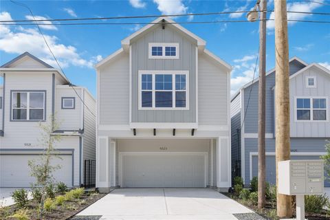 Photo of 5523 Katy Freeway, Houston, TX 77007 (MLS # 32386673)