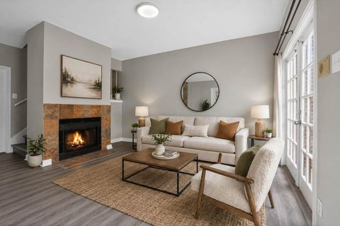 Photo of 2121 El Paseo Street #1702, Houston, TX 77054 (MLS # 37996560)