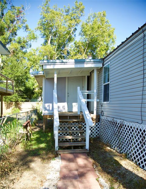 Photo of 4443 6th Street Street, Bacliff, TX 77518 (MLS # 97766083)