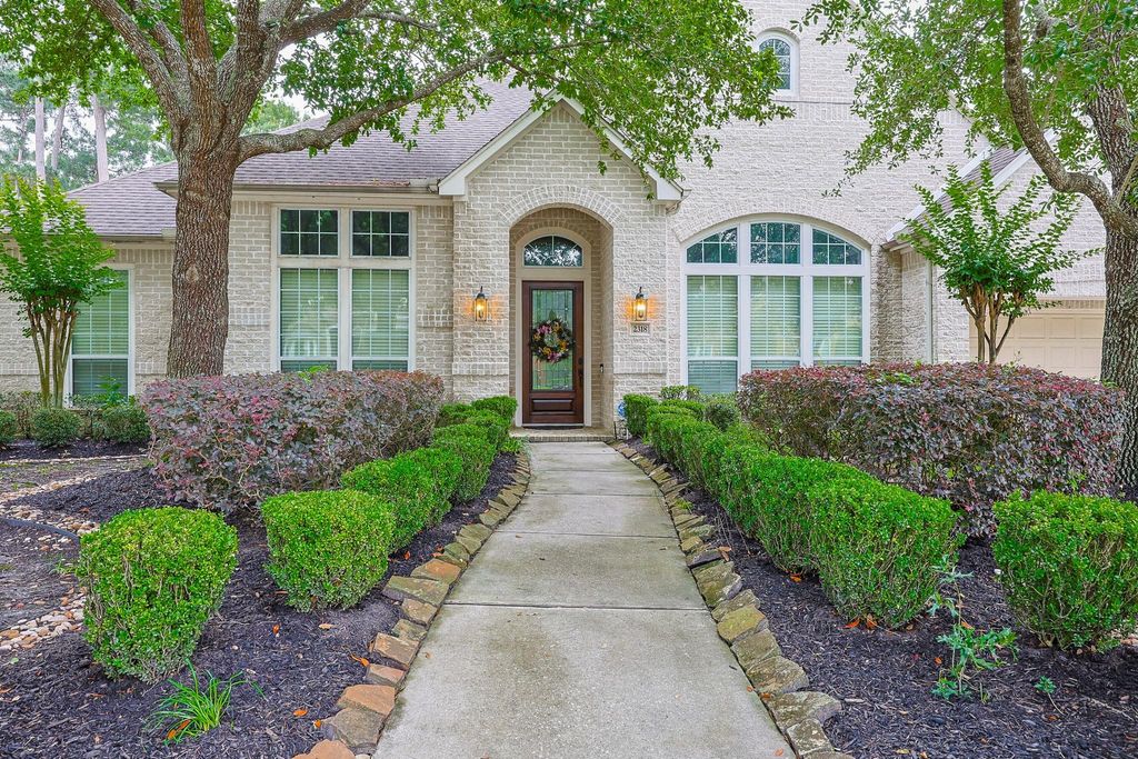 Photo of 2318 Spring Lake Park Lane, Spring, TX 77386 (MLS # 34204737)