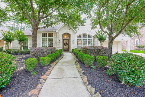 Homes For Sale - 2318 Spring Lake Park Lane<br/> Spring, TX 77386