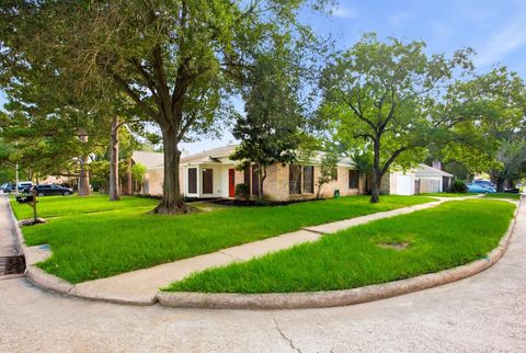Homes For Sale - 1902 Wingleaf Drive<br/> Houston, TX 77084