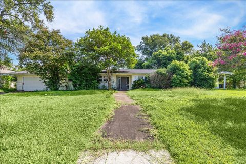 Photo of 5002 Interlachen Street, Baytown, TX 77521 (MLS # 83638864)