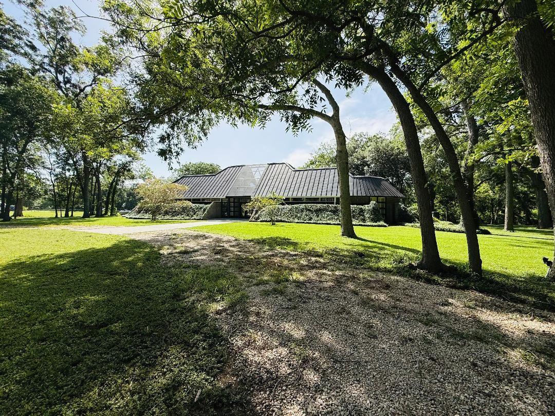 1504 Half Moon Drive