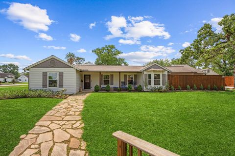 3003 Randall Street Houston TX 77018