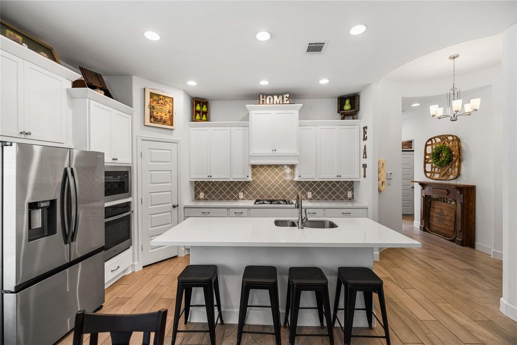 Photo of 122 Hidden Peak Drive, Montgomery, TX 77316 (MLS # 11624582)