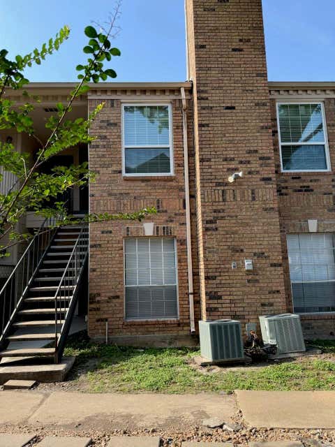 Condo For Sale - 2626 Holly Hall Street #406<br/> Houston, TX 77054