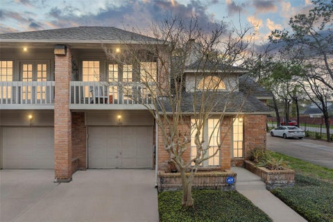 Townhouse For Sale - 5515 Strack Road #120<br/> Houston, TX 77069
