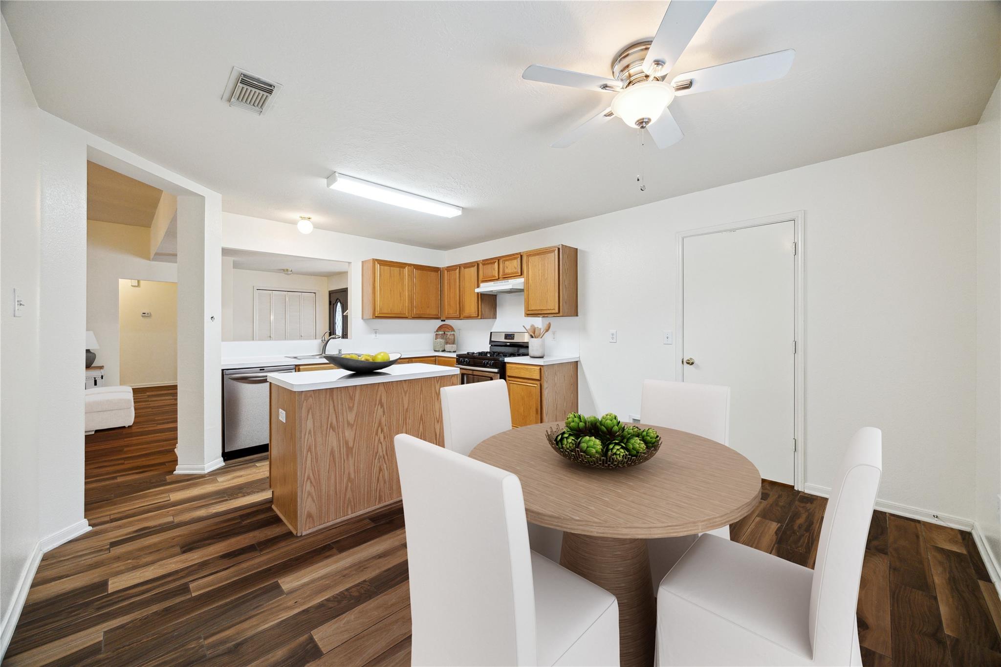 Houston, Texas 77073, United States, 4 Bedrooms Bedrooms, ,2 BathroomsBathrooms,Residential,Active,215477