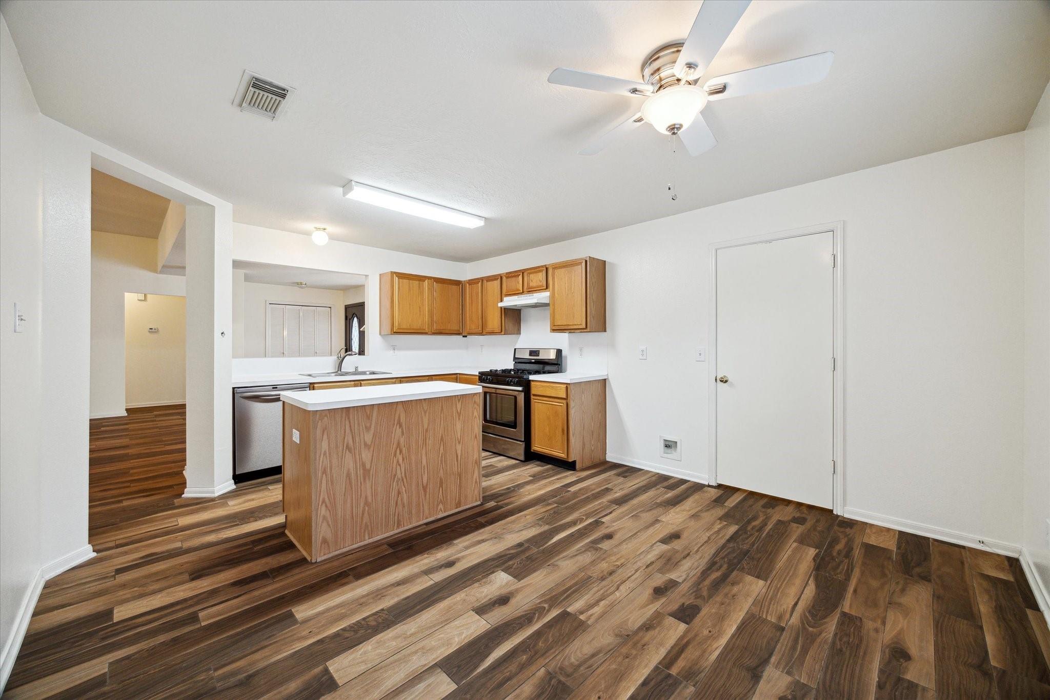 Houston, Texas 77073, United States, 4 Bedrooms Bedrooms, ,2 BathroomsBathrooms,Residential,Active,215477