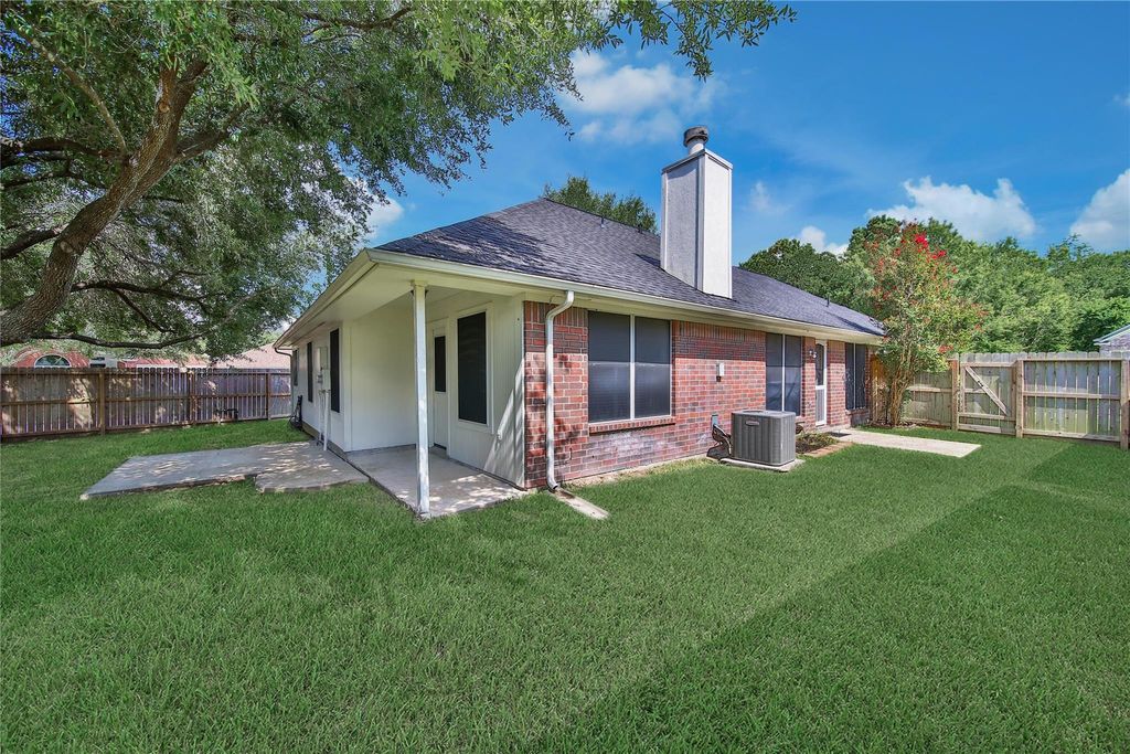 Photo of 21744 York Timbers Drive, Kingwood, TX 77339 (MLS # 95684321)
