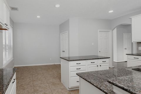 Tiny photo for 131 S Spinning Wheel Circle, The Woodlands, TX 77382 (MLS # 43608684)