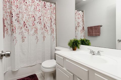 Tiny photo for 131 S Spinning Wheel Circle, The Woodlands, TX 77382 (MLS # 43608684)