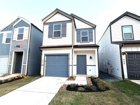 Photo of 951 Moon Drop Lane, Houston, TX 77090 (MLS # 84630124)