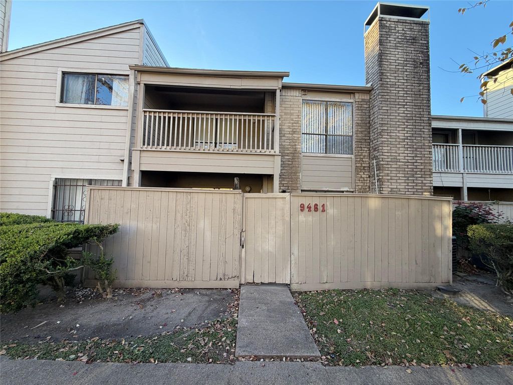 Photo of 9461 Pagewood Lane, Houston, TX 77063 (MLS # 534088)