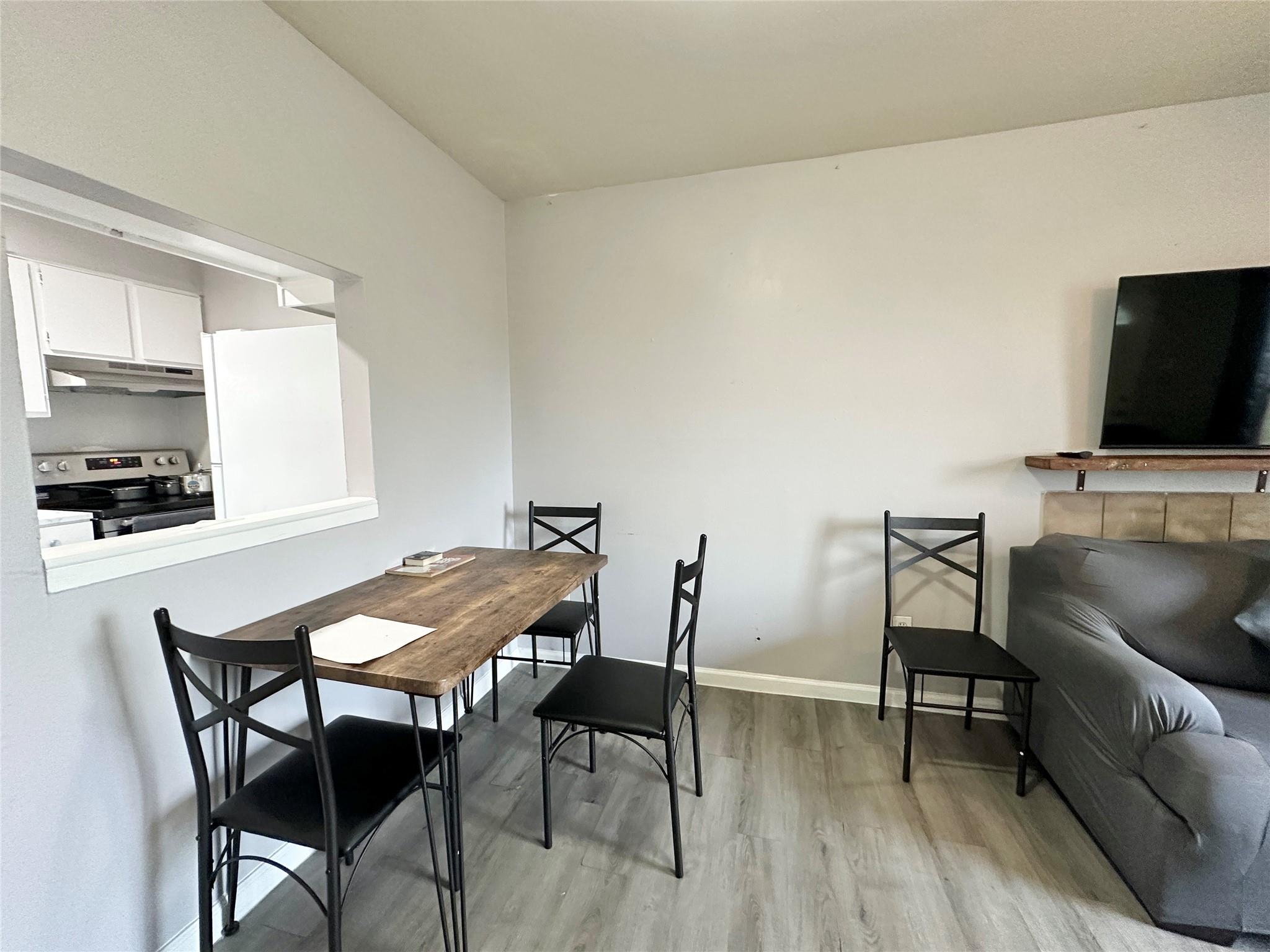 4114 Hartt Lane