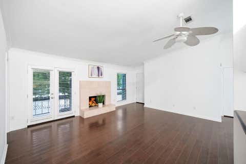 Photo of 2425 Augusta Drive #22, Houston, TX 77057 (MLS # 68612204)
