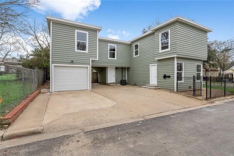 Photo of 702 E Main Street, Brenham, TX 77833 (MLS # 21600597)