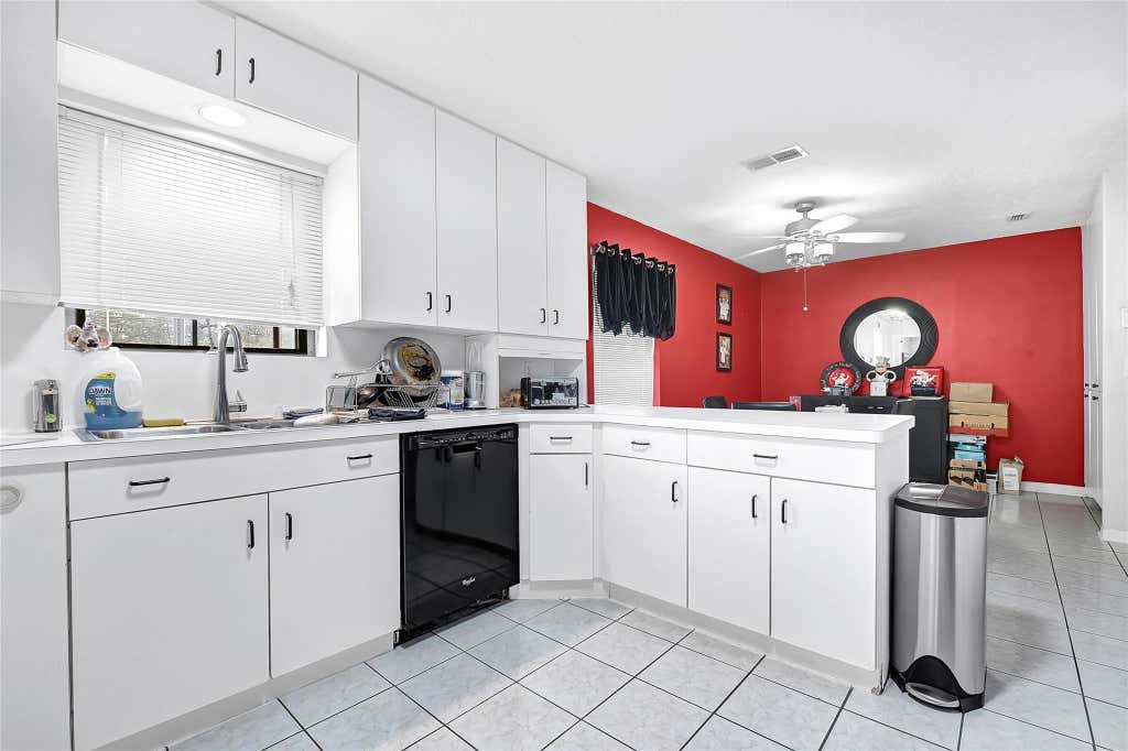 Photo of 4831 Knickerbocker Street, Houston, TX 77035 (MLS # 68771394)