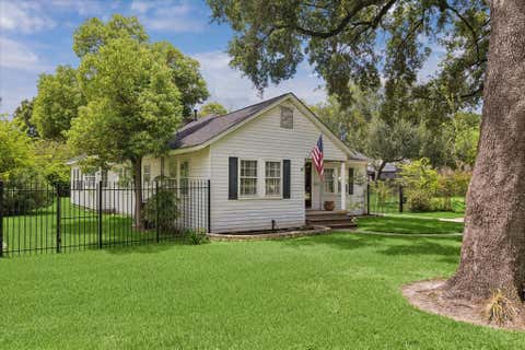 Photo of 327 W 31st Street, Houston, TX 77018 (MLS # 91281664)