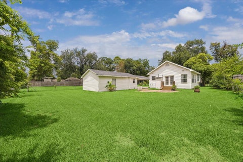 Homes For Sale - 327 W 31st Street<br/> Houston, TX 77018