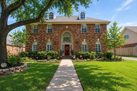 Photo of 2019 Rosalyn Court, Sugar Land, TX 77478 (MLS # 97486082)