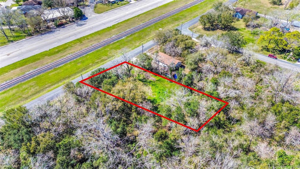 Photo of 524 N Oak Street, Texas City, TX 77591 (MLS # 24092030)