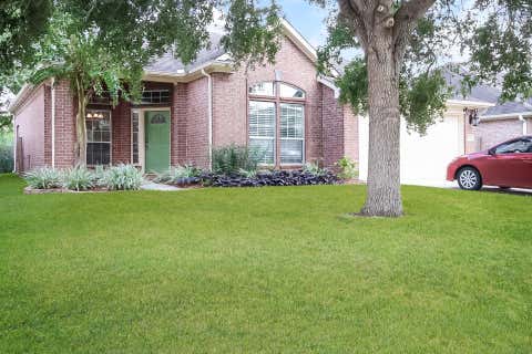 Photo of 1118 Chase Park Drive, Bacliff, TX 77518 (MLS # 23257577)