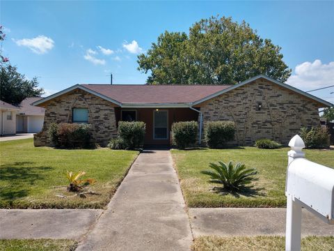 Photo of 1902 Laura Lane, La Porte, TX 77571 (MLS # 43362415)