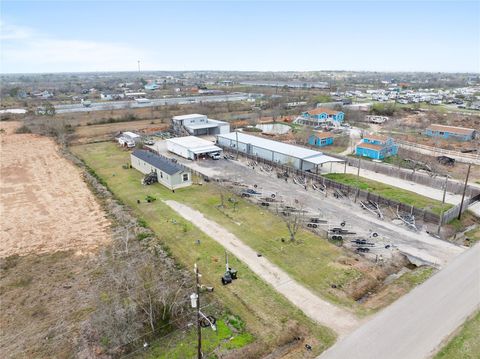 Photo of 1014 23rd Street, Dickinson, TX 77539 (MLS # 49866804)